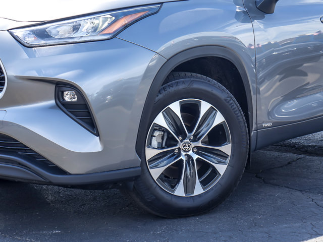 Used 2026 Toyota Highlander XLE AWD/4WD image 3