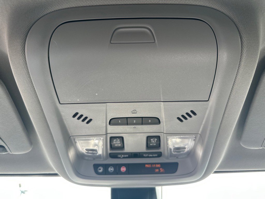 Used 2023 GMC Acadia AT4 image 17