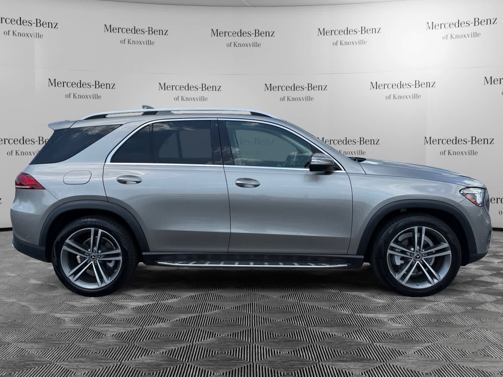 Certified 2020 Mercedes-Benz GLE 350 w/ Premium Package image 4