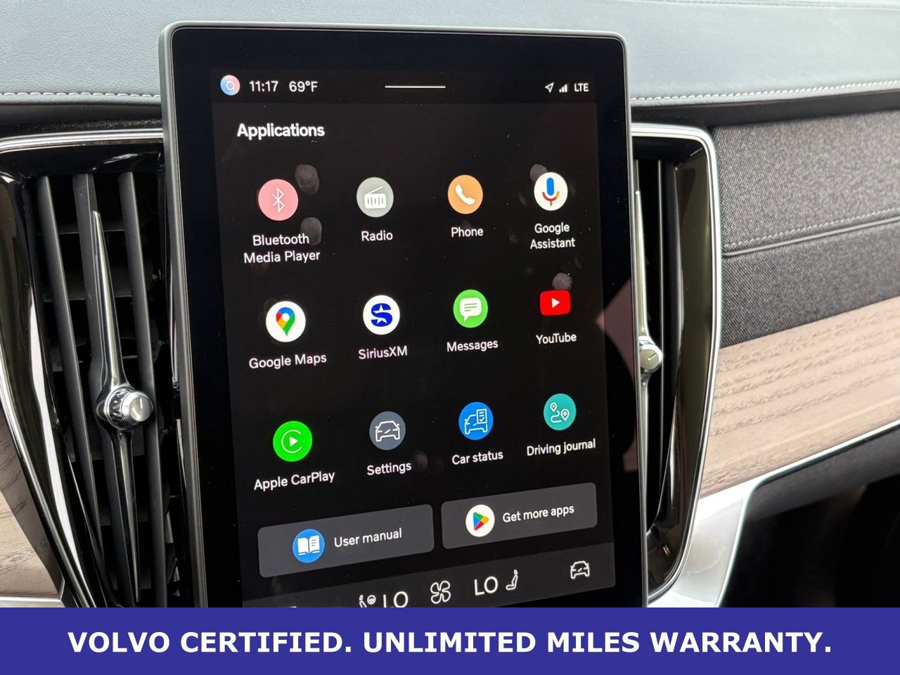 Certified 2025 Volvo XC90 B6 Plus image 29