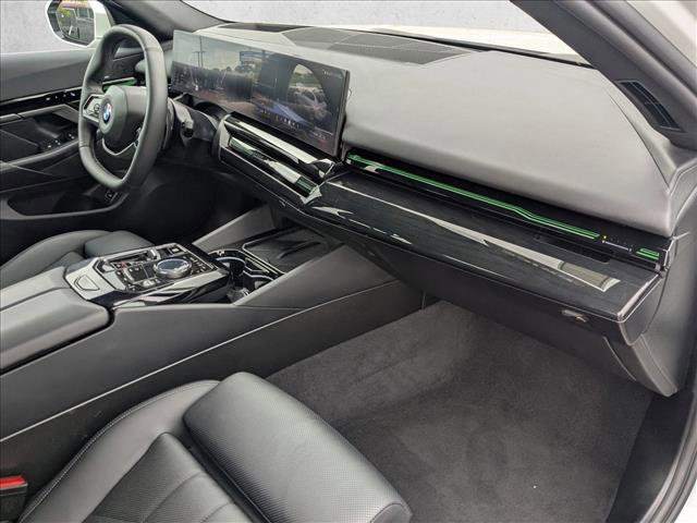 Used 2025 BMW 530i xDrive AWD/4WD image 22