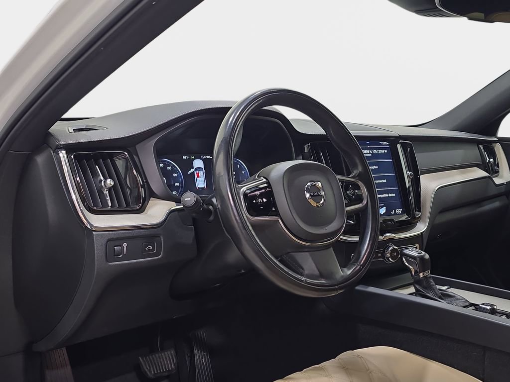 Used 2018 Volvo XC60 T6 Inscription w/ Convenience Package image 17