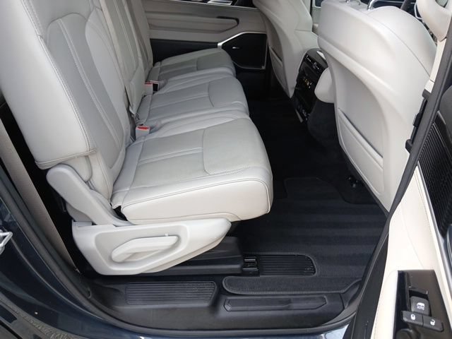 Used 2023 Jeep Wagoneer 4WD w/ Premium Group I image 31
