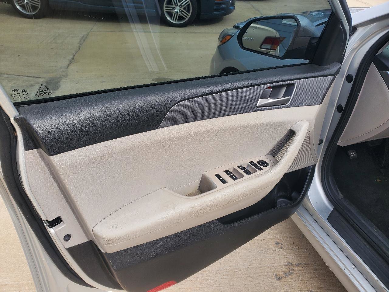 Used 2018 Hyundai Sonata SE FWD image 15