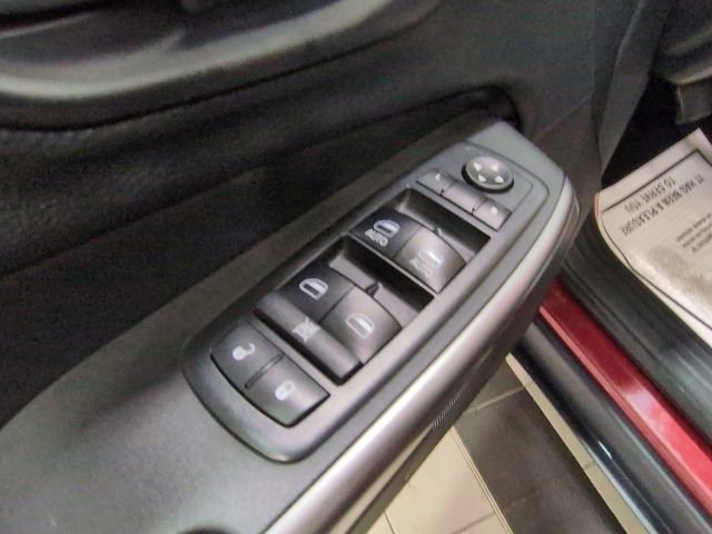 Used 2019 Jeep Cherokee Latitude Plus w/ Cold Weather Group AWD/4WD image 16