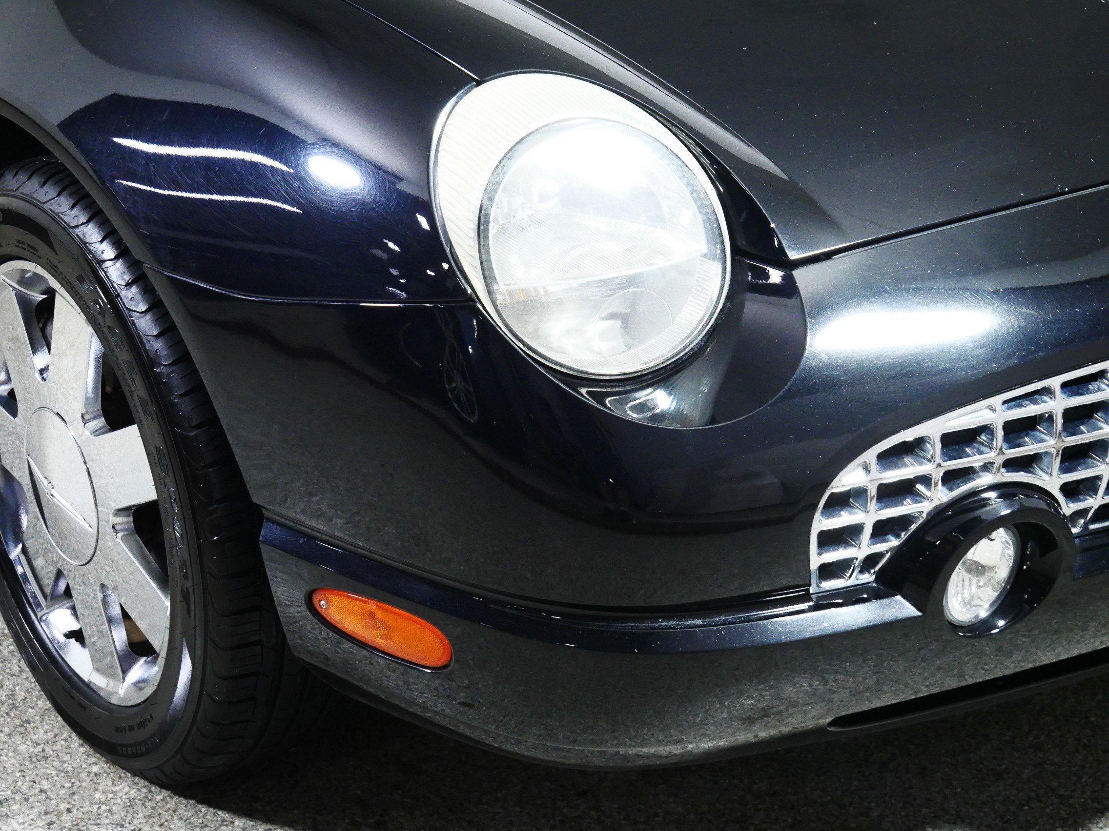 Used 2002 Ford Thunderbird RWD image 16