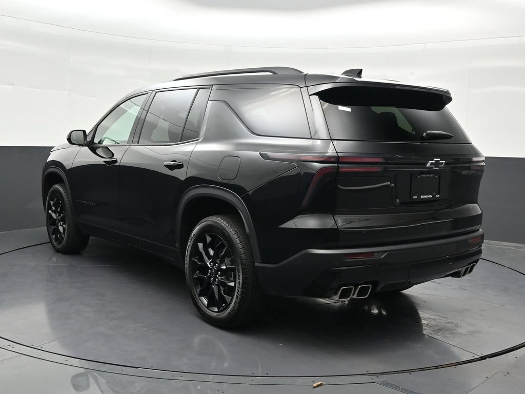 Used 2025 Chevrolet Traverse LT w/ Midnight/Sport Edition FWD image 3