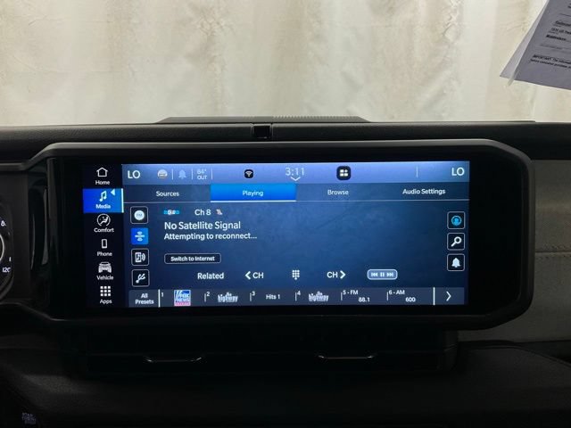 Used 2024 Jeep Gladiator Sport AWD/4WD image 18