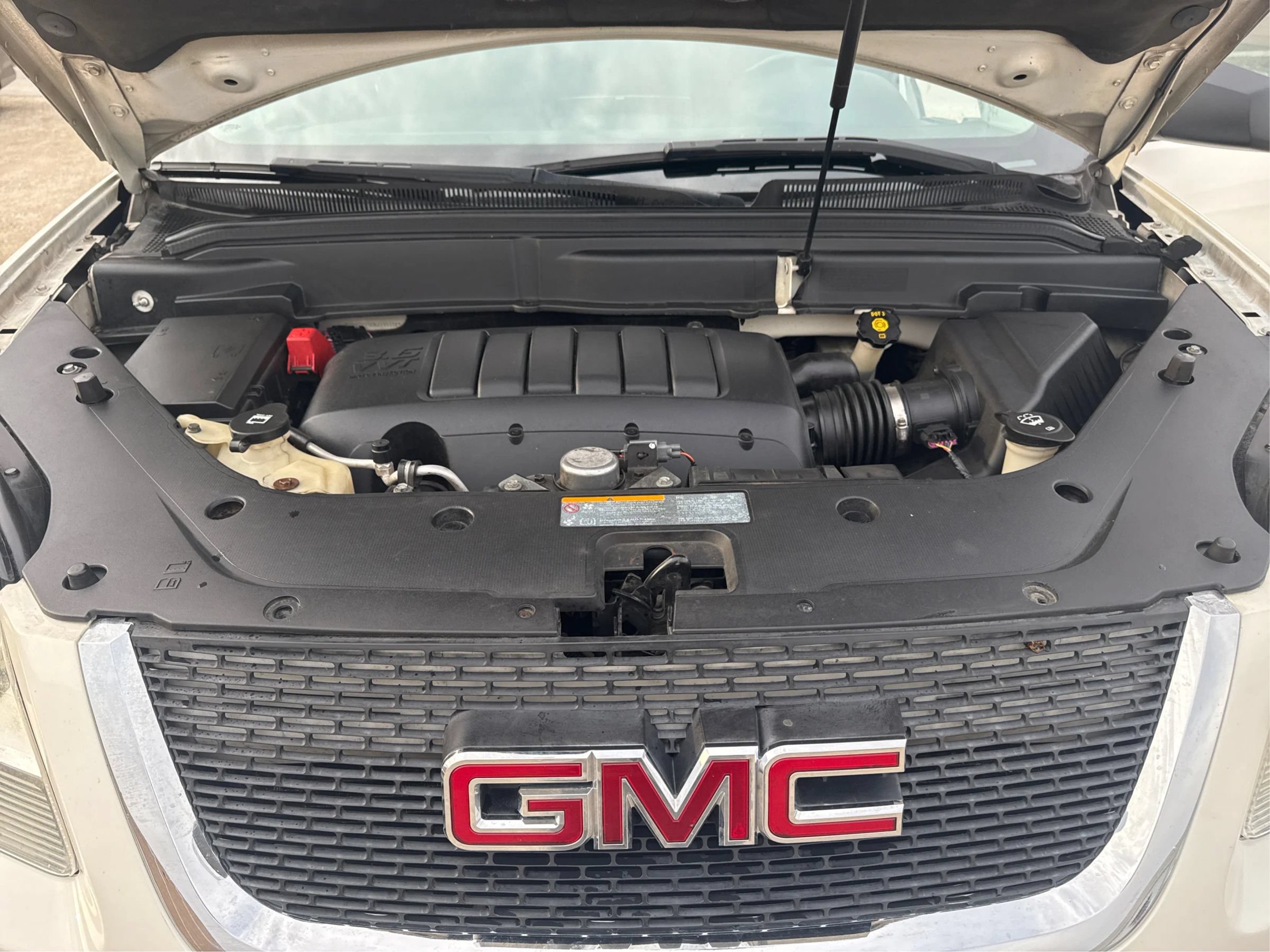 Used 2011 GMC Acadia SLE FWD image 13