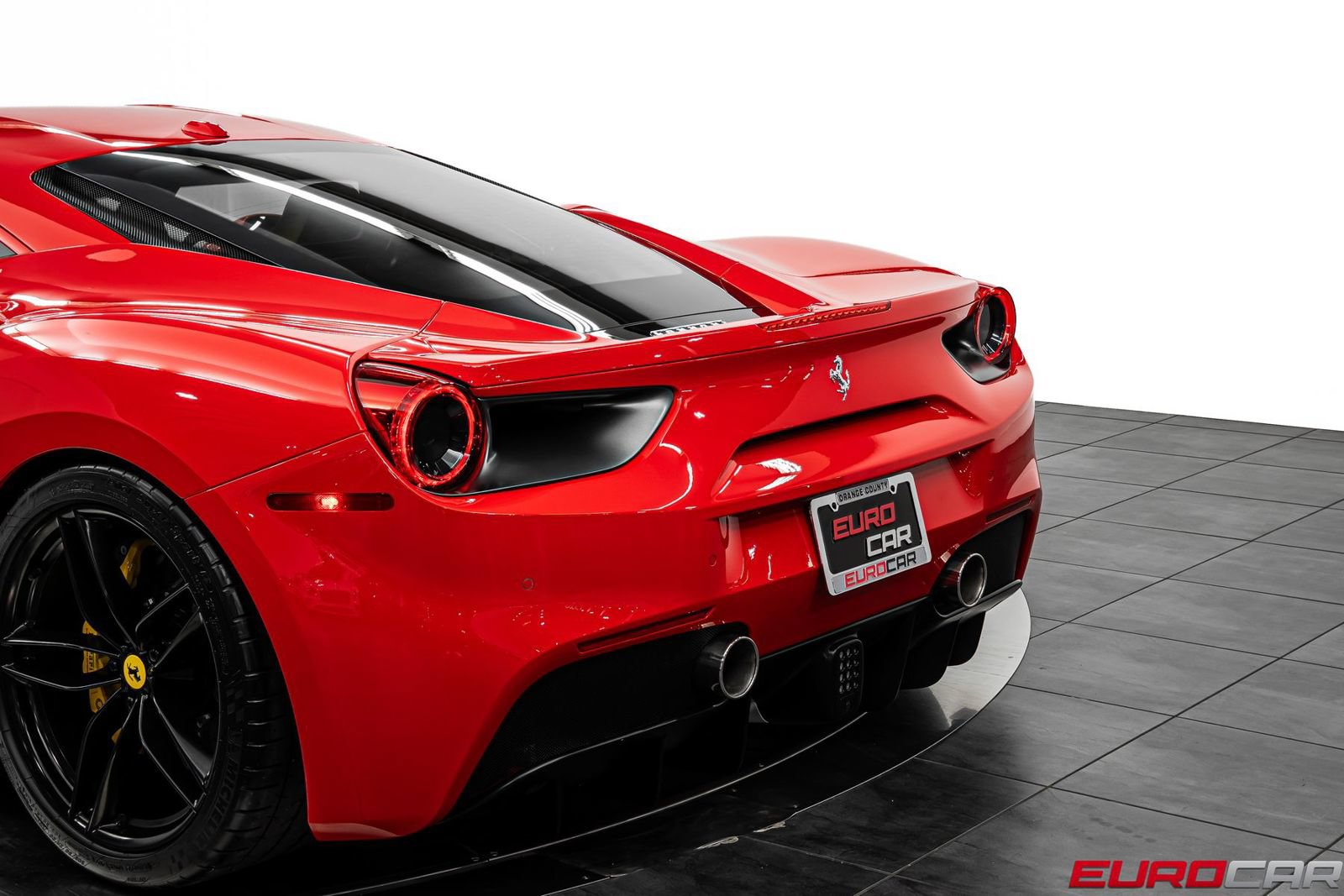 Used 2019 Ferrari 488 GTB RWD image 18