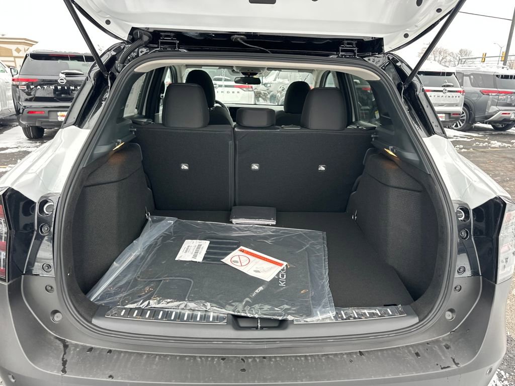 New 2026 Nissan Kicks SV w/ SV Premium Package image 35