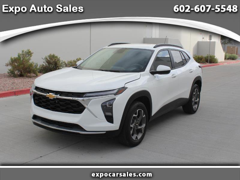 Used 2025 Chevrolet Trax LT image 1