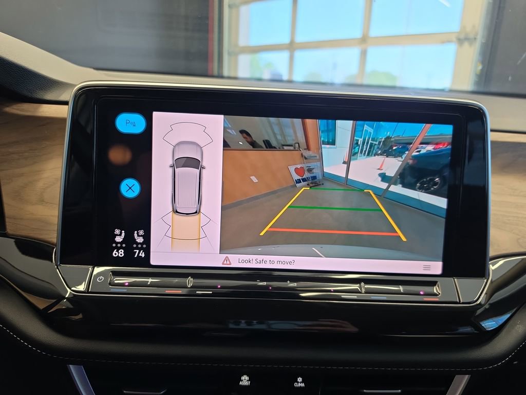 Used 2025 Volkswagen Atlas SE FWD image 25