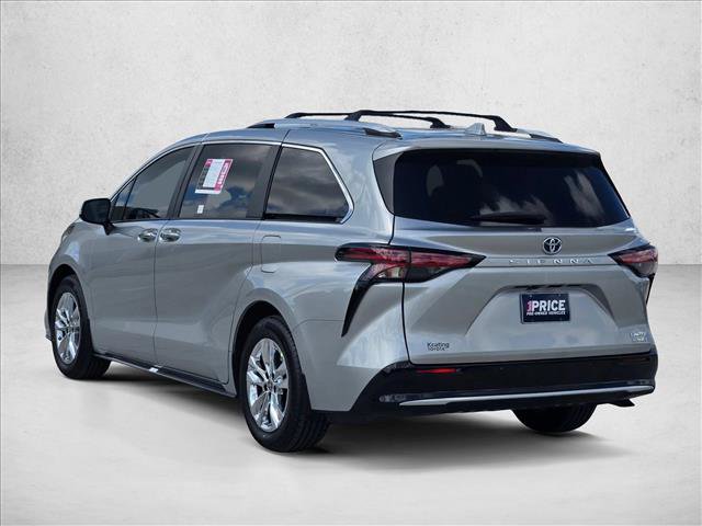 Used 2023 Toyota Sienna Limited FWD image 8