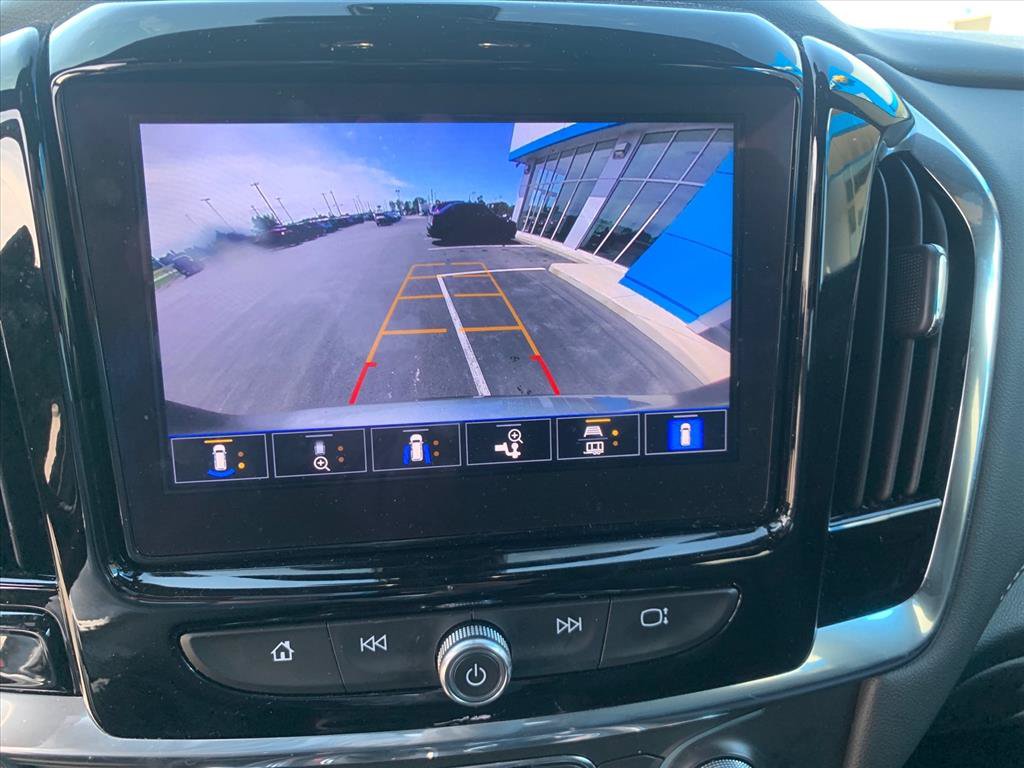 Used 2023 Chevrolet Traverse LT w/ LT Premium Package AWD/4WD image 19