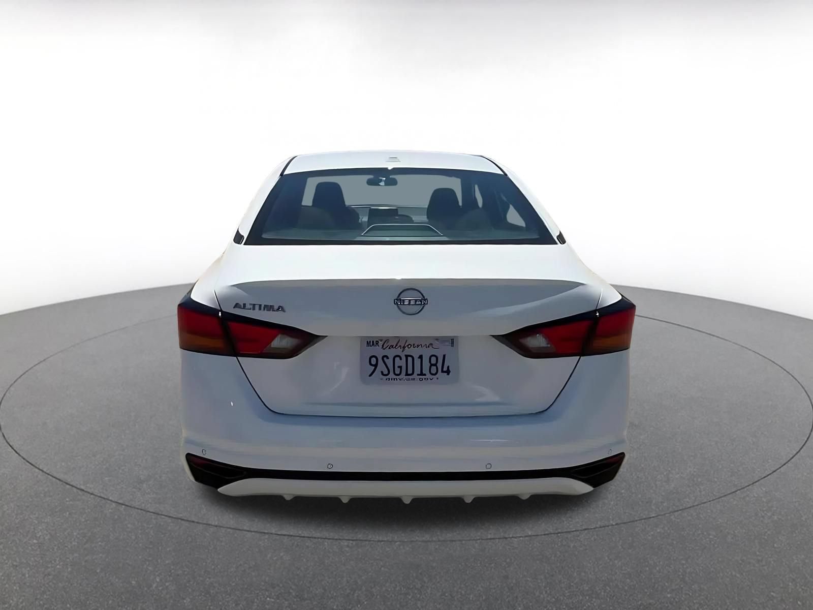 Used 2025 Nissan Altima 2.5 SV FWD image 12