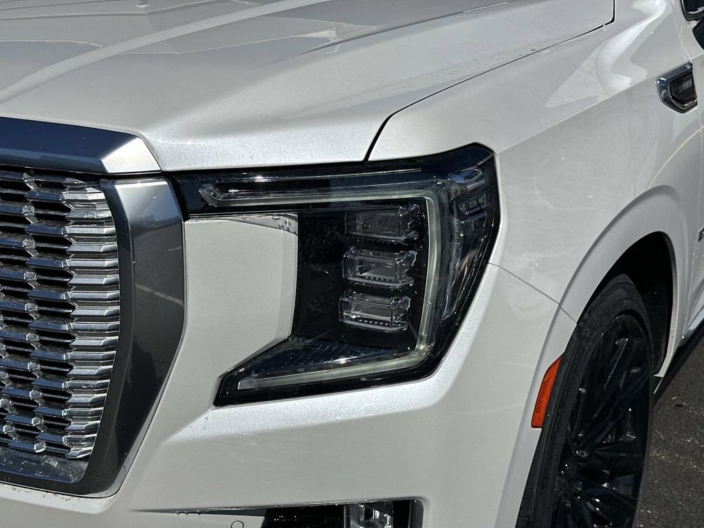 Used 2024 GMC Yukon XL Denali w/ Denali Reserve Package image 8