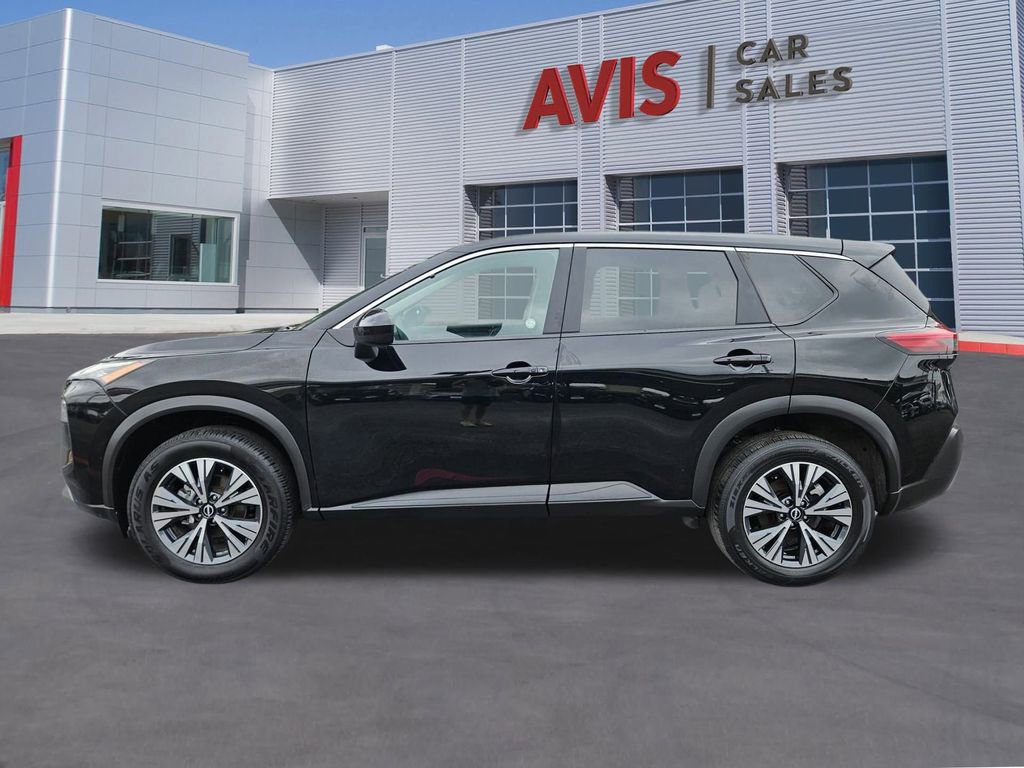 Used 2023 Nissan Rogue SV image 2
