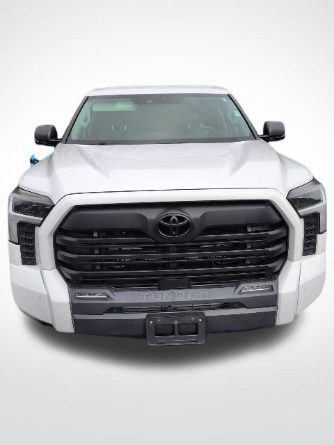 Used 2022 Toyota Tundra SR5 w/ SR5 Convenience Package RWD image 2