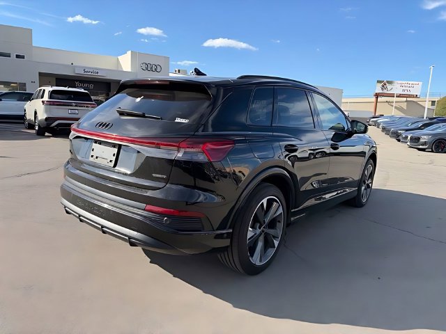 Used 2024 Audi Q4 e-tron Premium Plus AWD/4WD image 3