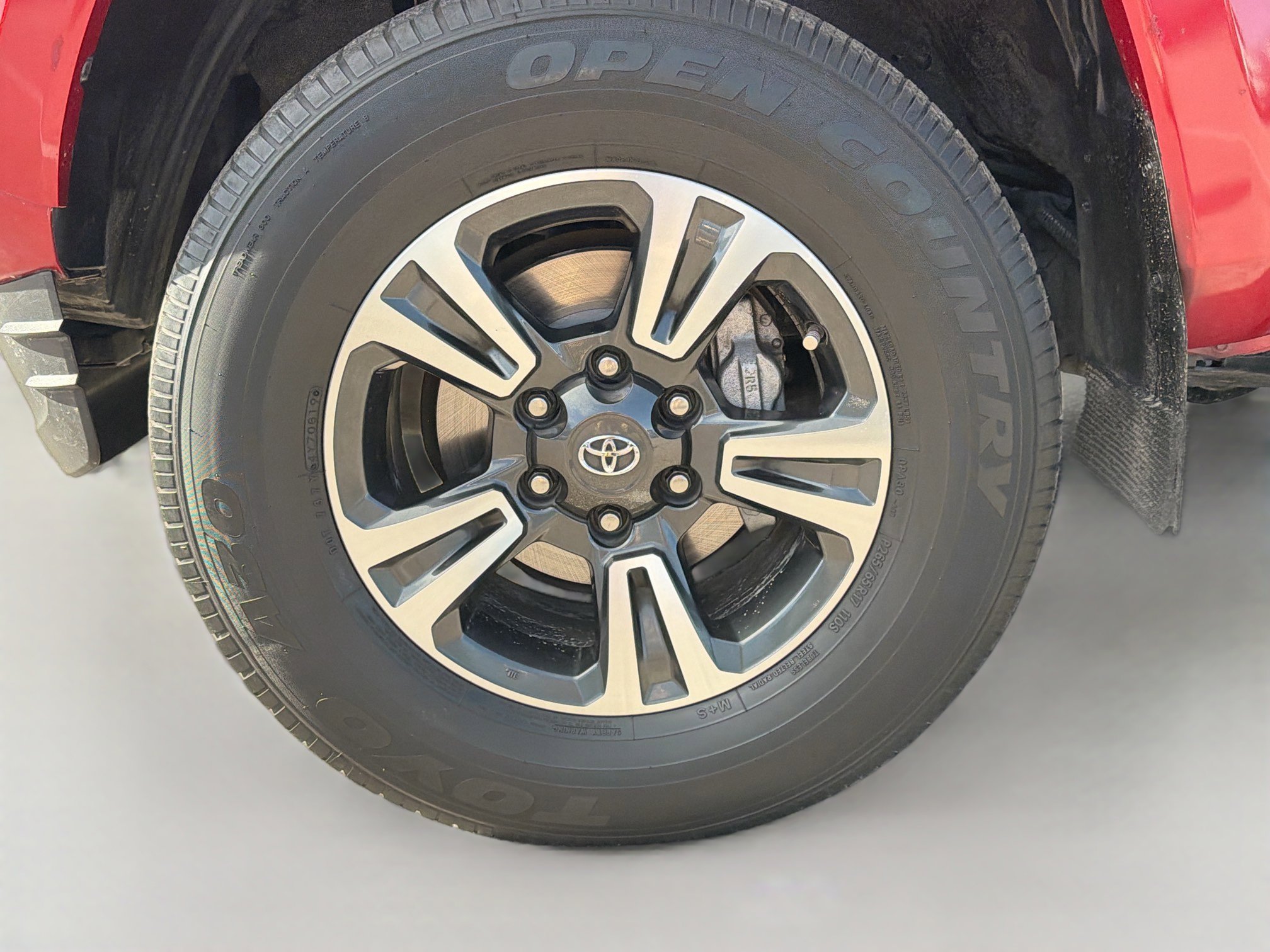 Used 2019 Toyota Tacoma Limited image 38