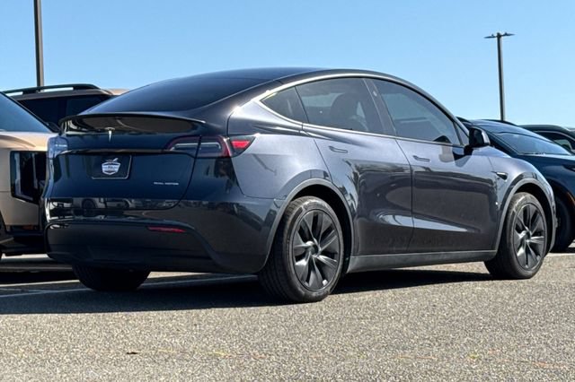 Used 2024 Tesla Model Y Long Range AWD/4WD image 7
