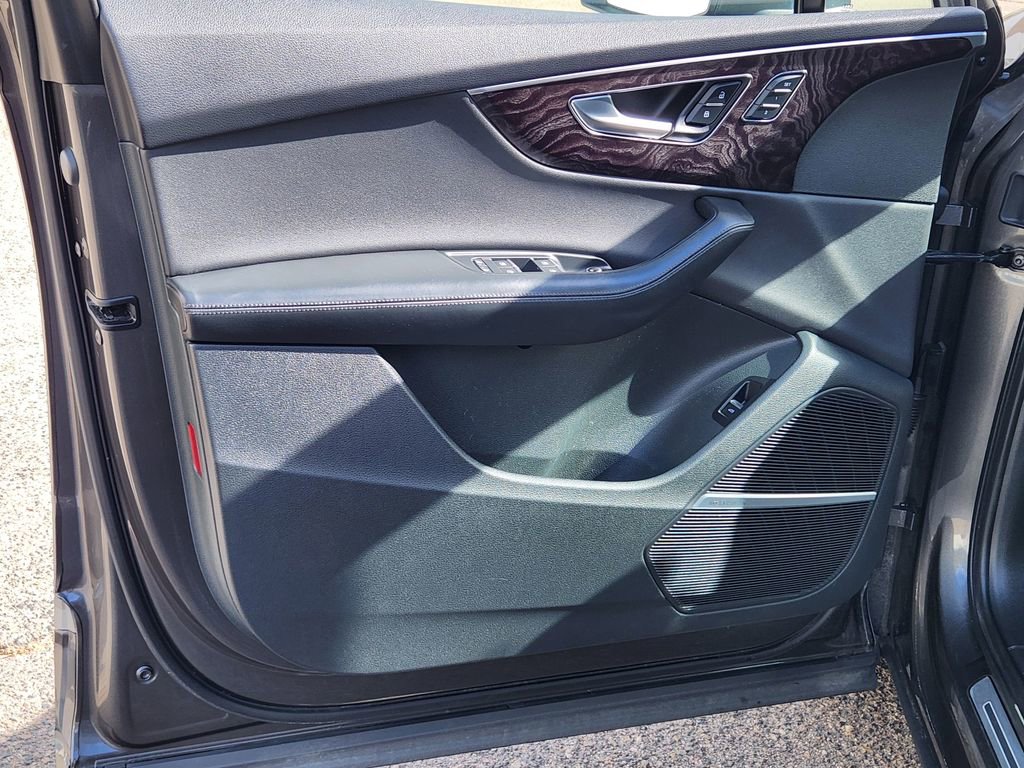 Used 2021 Audi Q7 3.0T Prestige w/ Prestige Package image 8