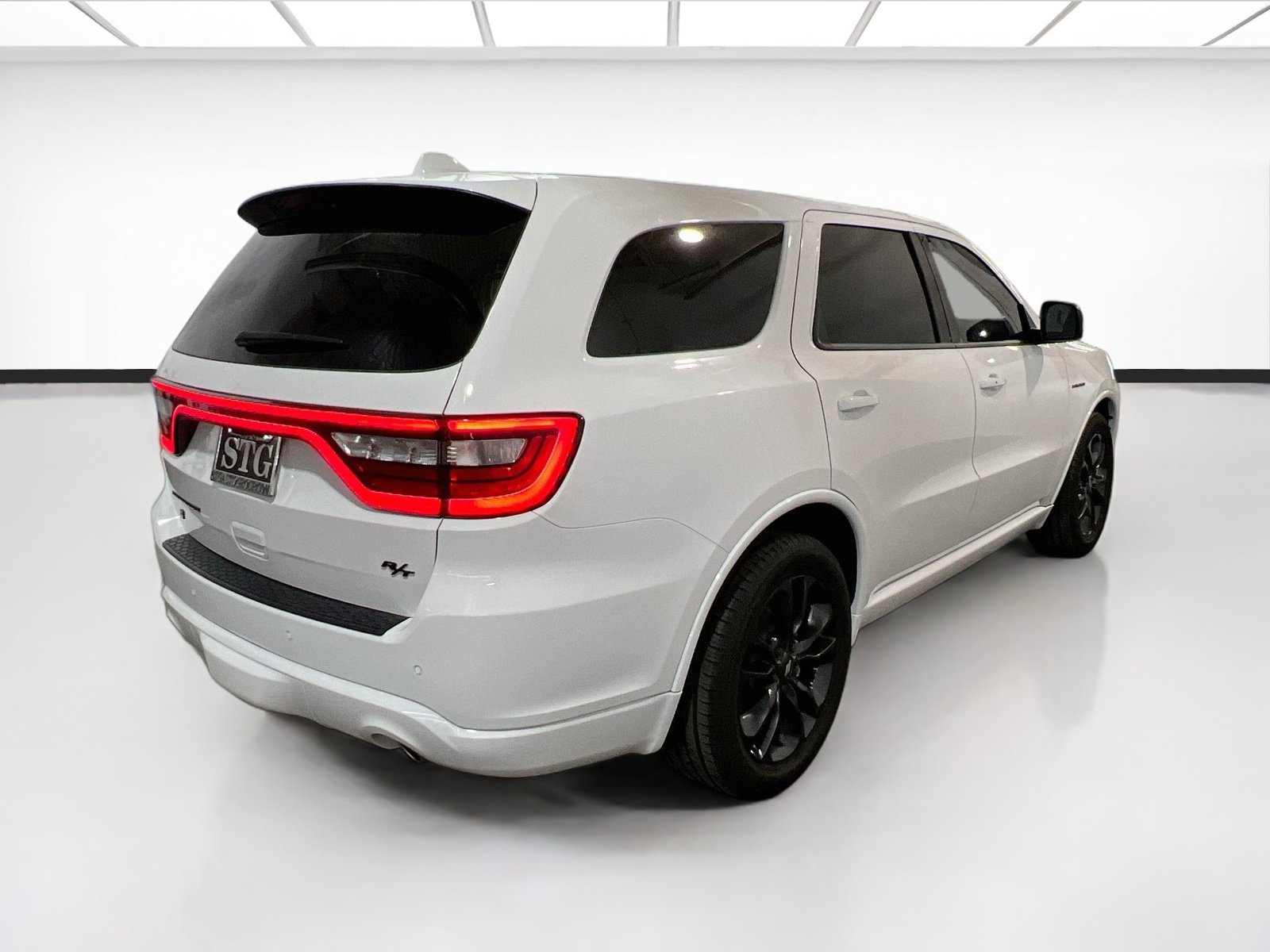 Used 2022 Dodge Durango R/T w/ Blacktop Package AWD/4WD image 4