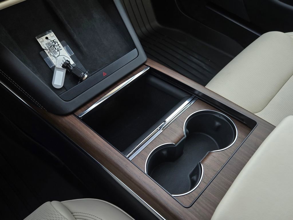 Used 2023 Tesla Model S Standard Range image 18