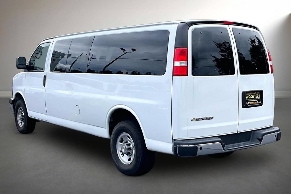 Used 2024 Chevrolet Express 3500 LT w/ LT Preferred Equipment Group RWD image 4