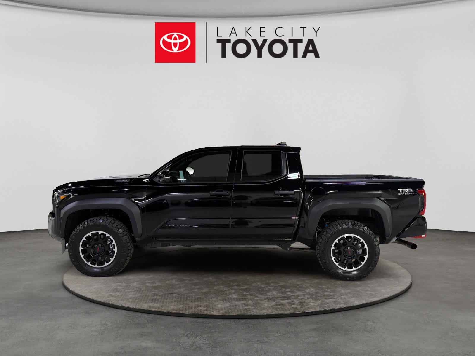Used 2026 Toyota Tacoma TRD Off-Road w/ TRD Off Road Premium Package AWD/4WD image 3