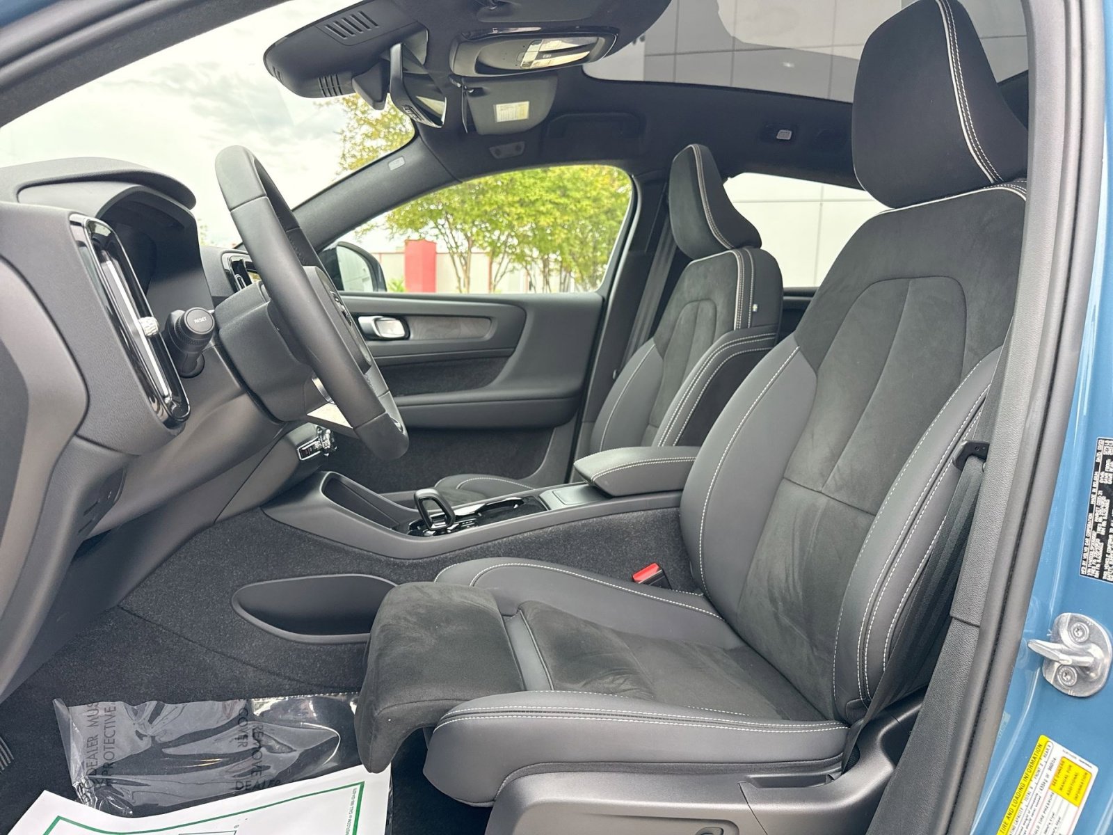 Certified 2023 Volvo C40 P8 Recharge Plus AWD/4WD image 13