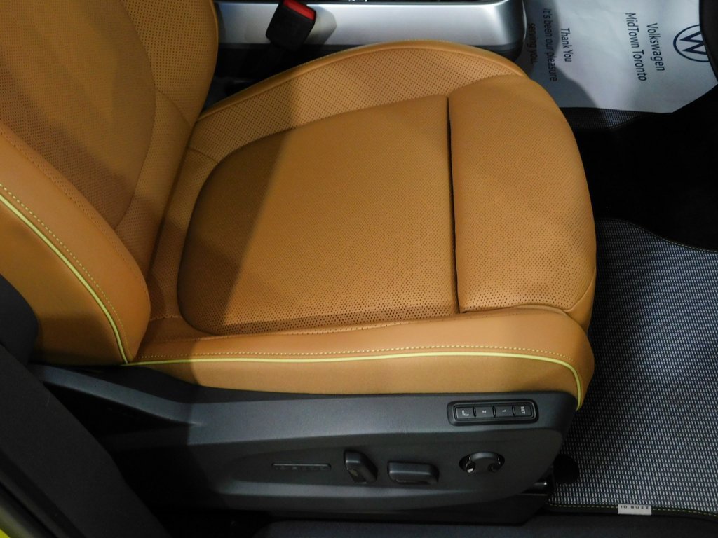 Used 2025 Volkswagen ID. Buzz 1st Edition image 96