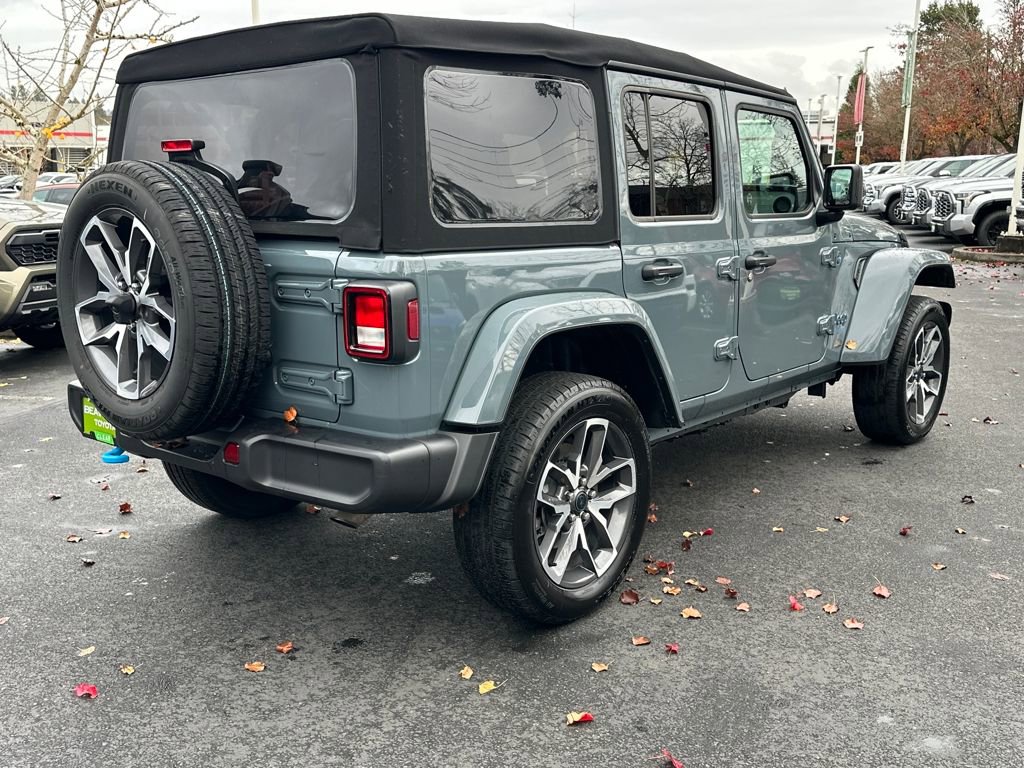 Used 2024 Jeep Wrangler Unlimited image 5