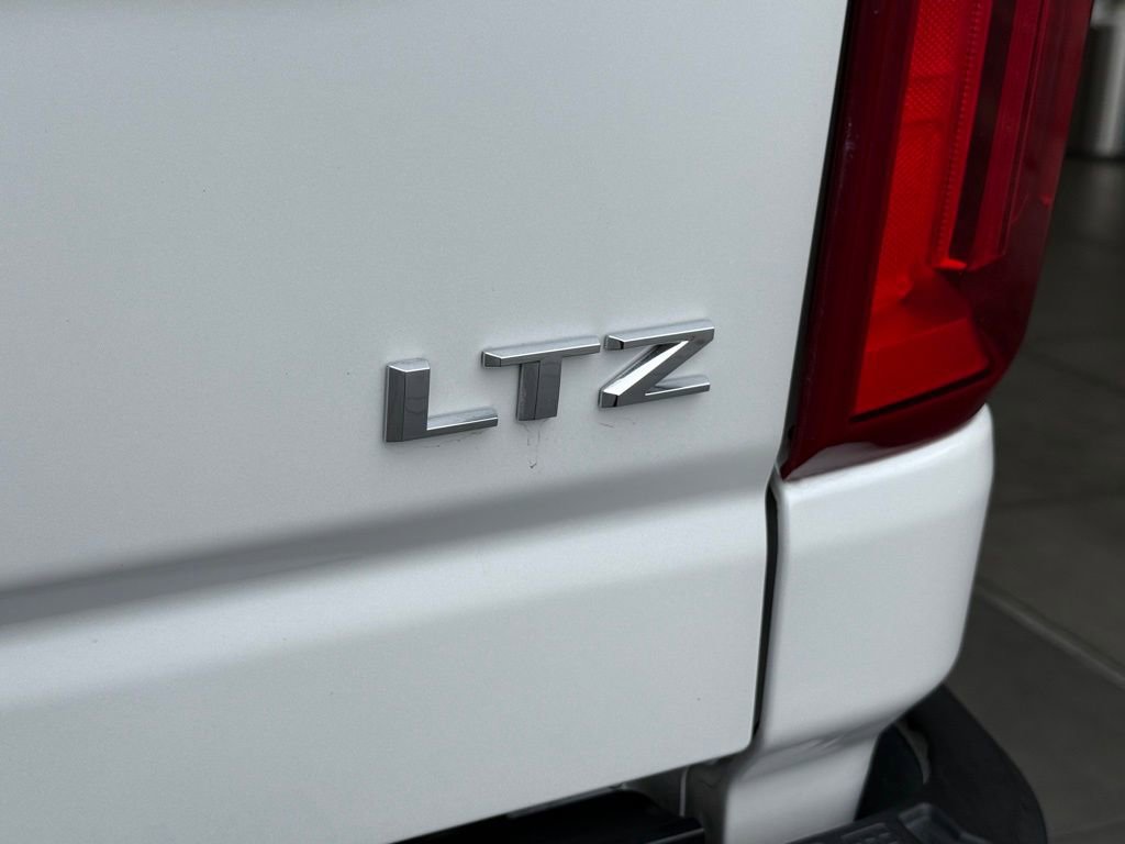 Used 2022 Chevrolet Silverado 2500 LTZ w/ LTZ Premium Package image 14