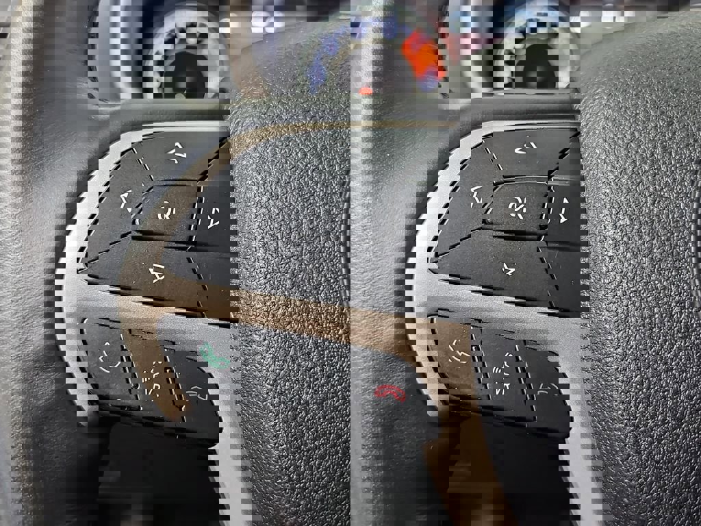 Used 2016 Jeep Cherokee Limited image 19