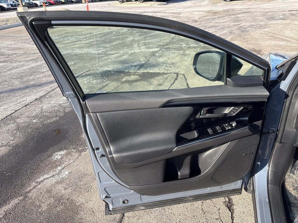 Certified 2023 Subaru Solterra AWD image 17