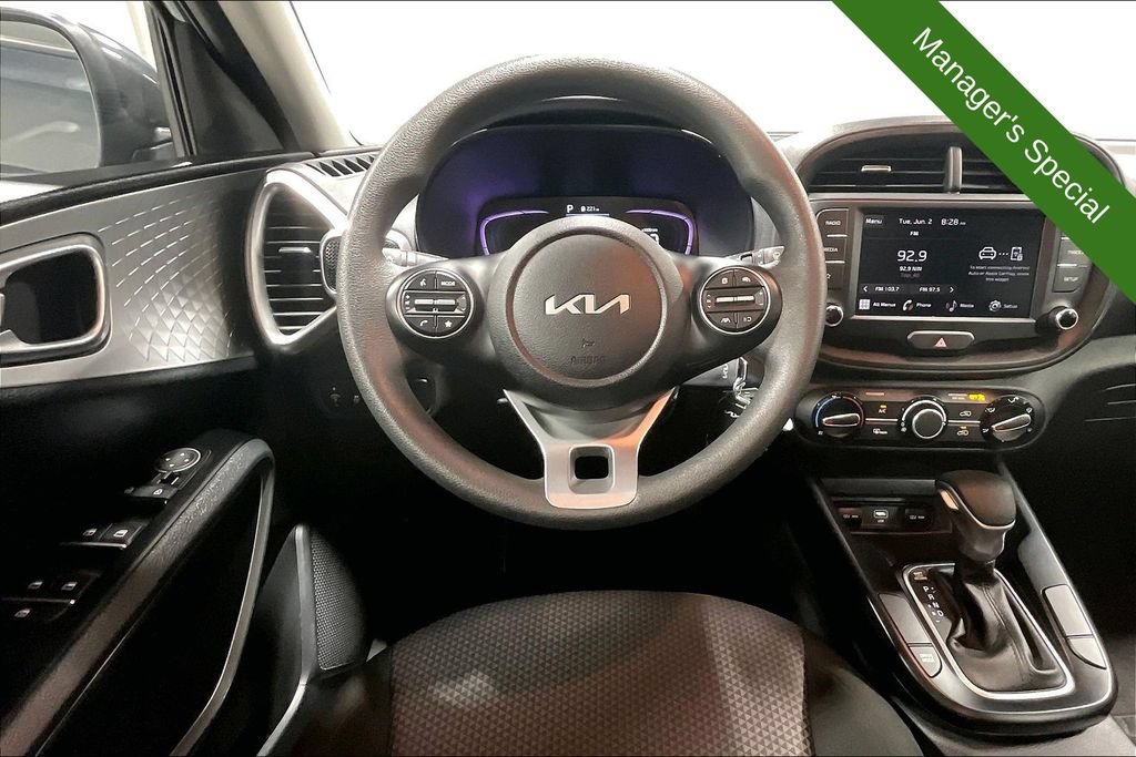 Used 2025 Kia Soul LX w/ LX Technology Package FWD image 6