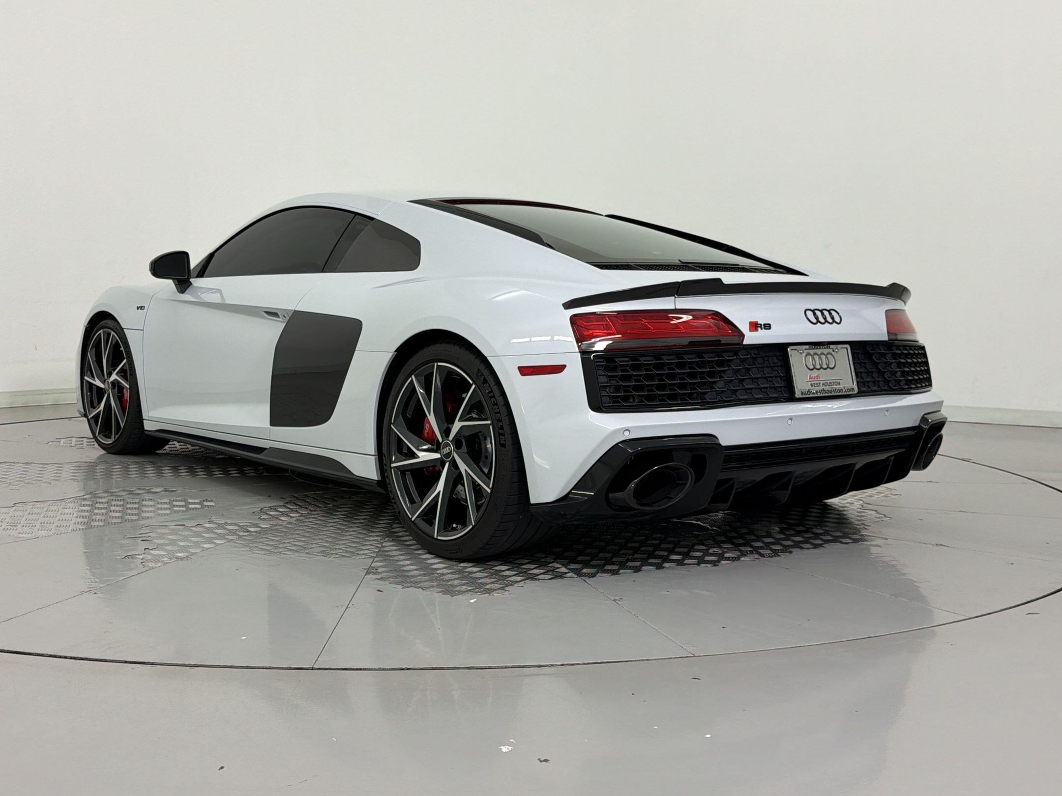 Used 2023 Audi R8 V10 performance RWD image 3