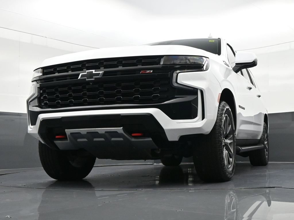 Used 2024 Chevrolet Suburban Z71 w/ Luxury Package image 32
