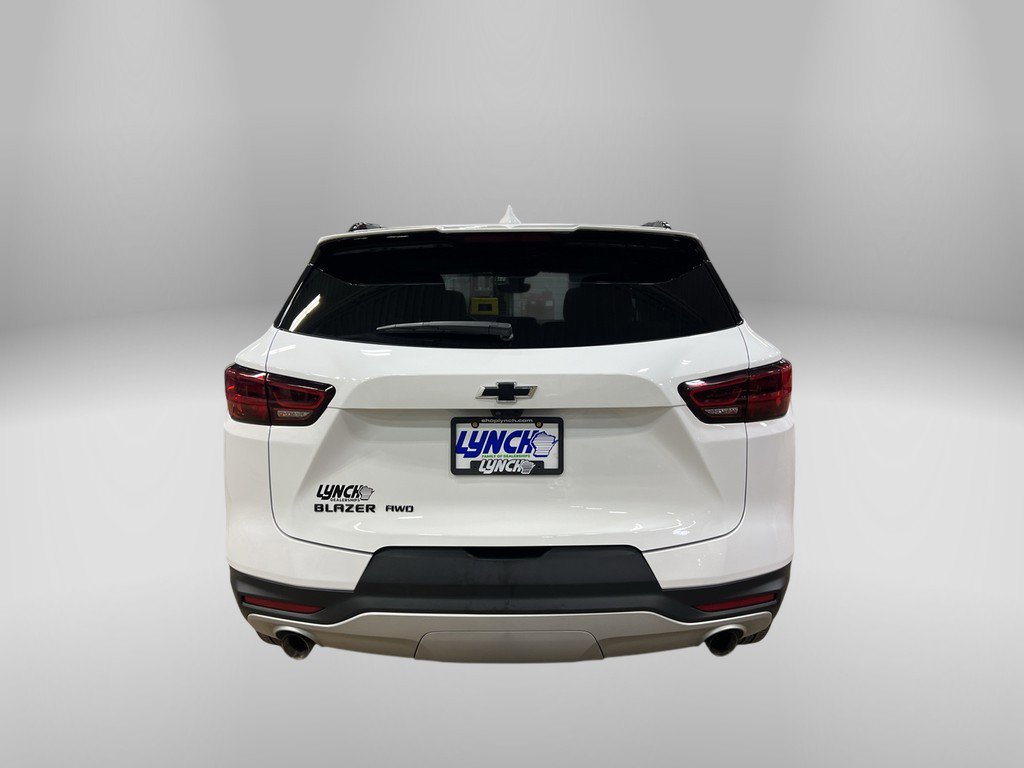 Used 2024 Chevrolet Blazer LT w/ Sound & Technology Package image 3