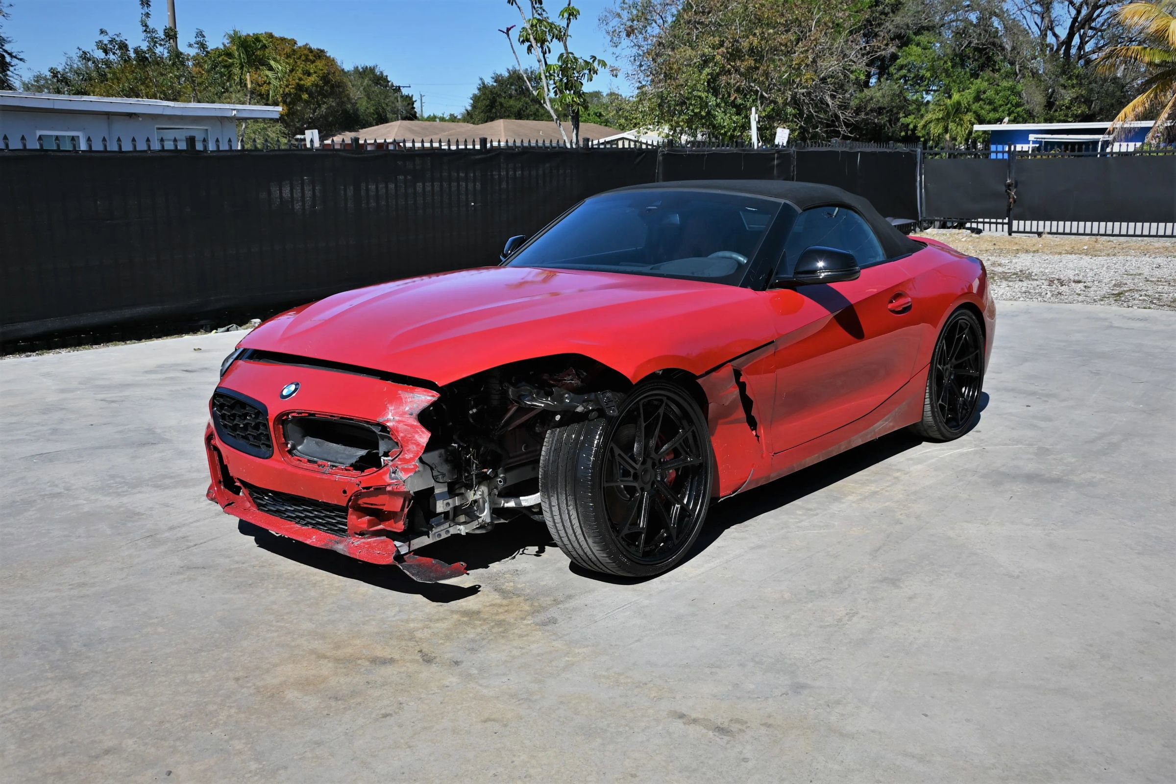 Used 2025 BMW Z4 M40i w/ Edition image 2