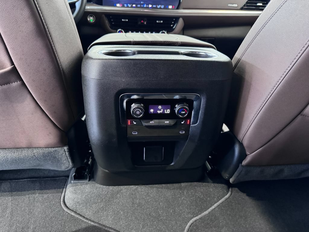 Certified 2025 Chevrolet Tahoe High Country AWD/4WD image 31