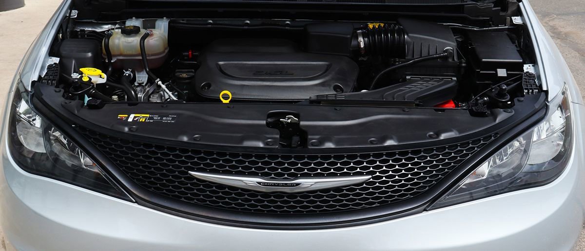 Used 2023 Chrysler Voyager LX FWD image 68