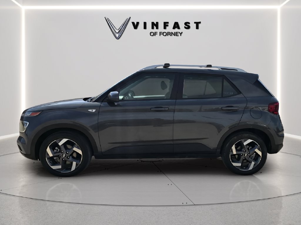 Used 2023 Hyundai Venue SEL w/ Cargo Package FWD image 2