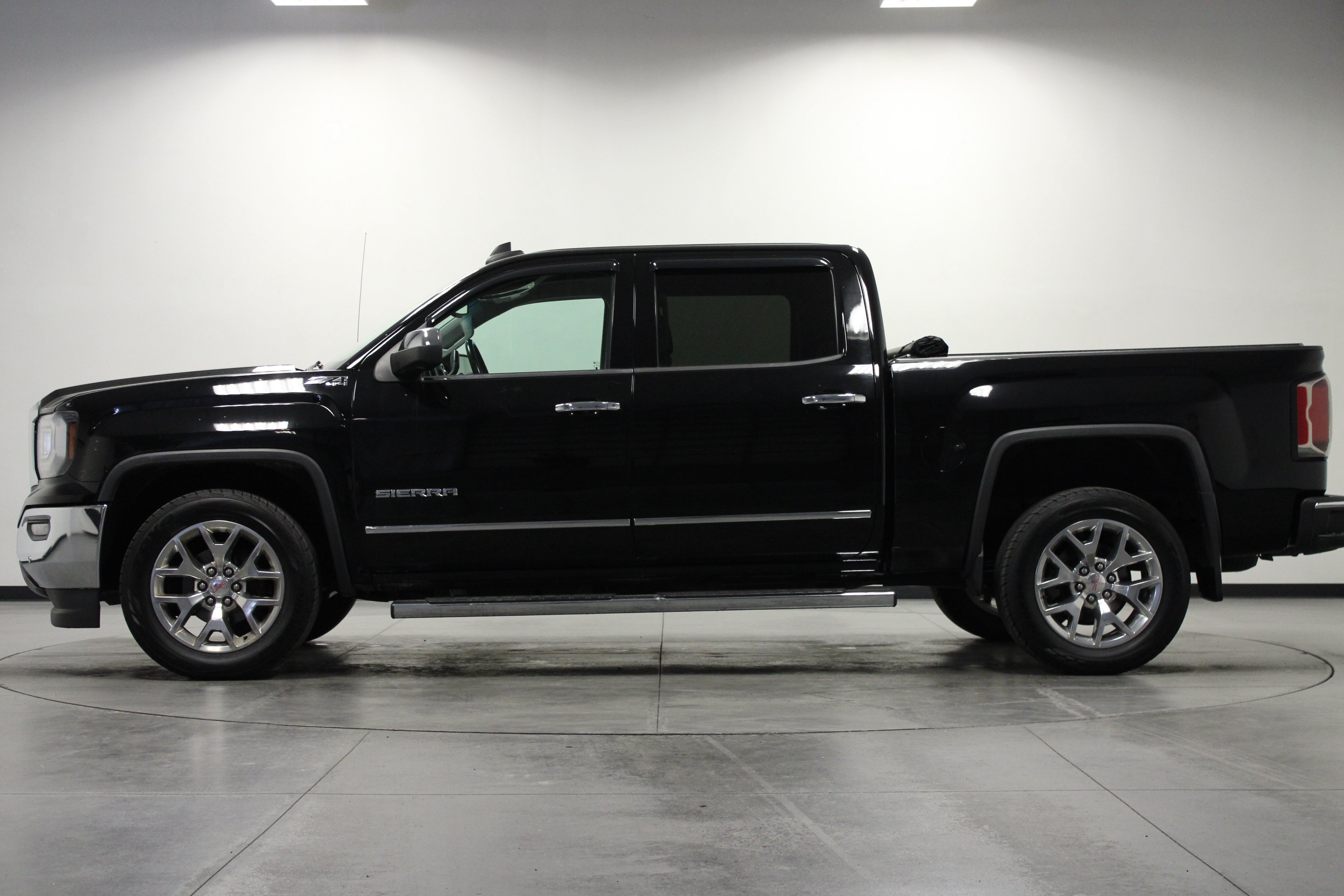 Used 2017 GMC Sierra 1500 SLT w/ SLT Premium Package AWD/4WD image 7
