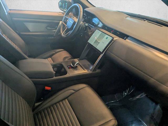Used 2024 Land Rover Discovery Sport Dynamic SE image 22