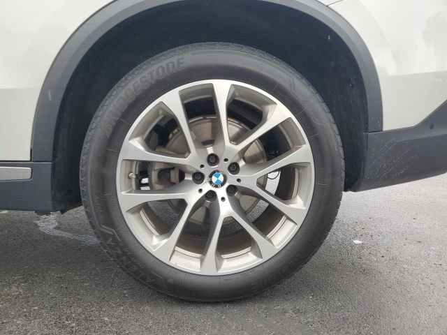 Used 2022 BMW X5 xDrive40i w/ Premium Package AWD/4WD image 9
