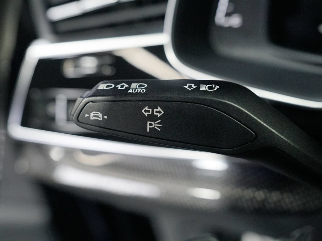 Used 2023 Audi SQ8 Premium Plus w/ SQ8 Luxury Package AWD/4WD image 23
