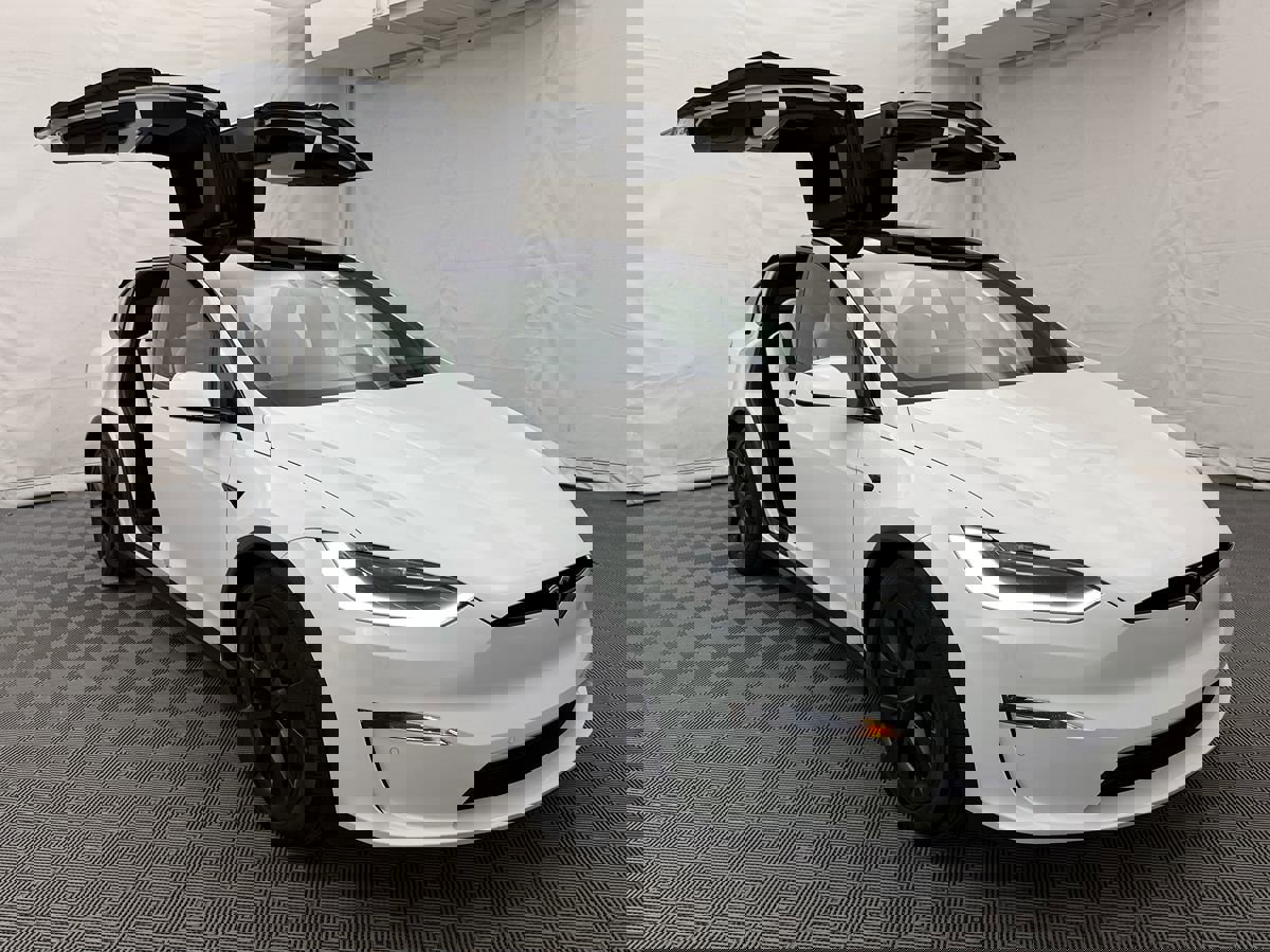 Used 2022 Tesla Model X image 9